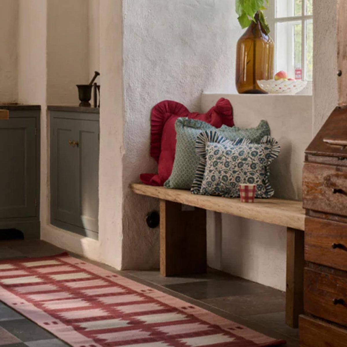 Rust Pink Cream Röllakan Ruth  Wool Rug - Spring Grass