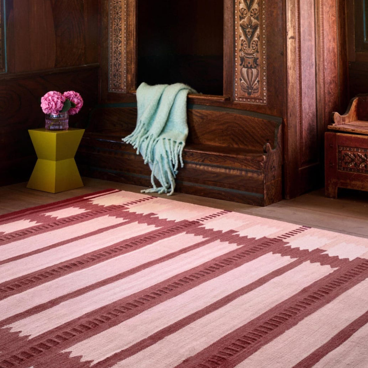 Rust Pink Cream Röllakan Ruth  Wool Rug - Spring Grass