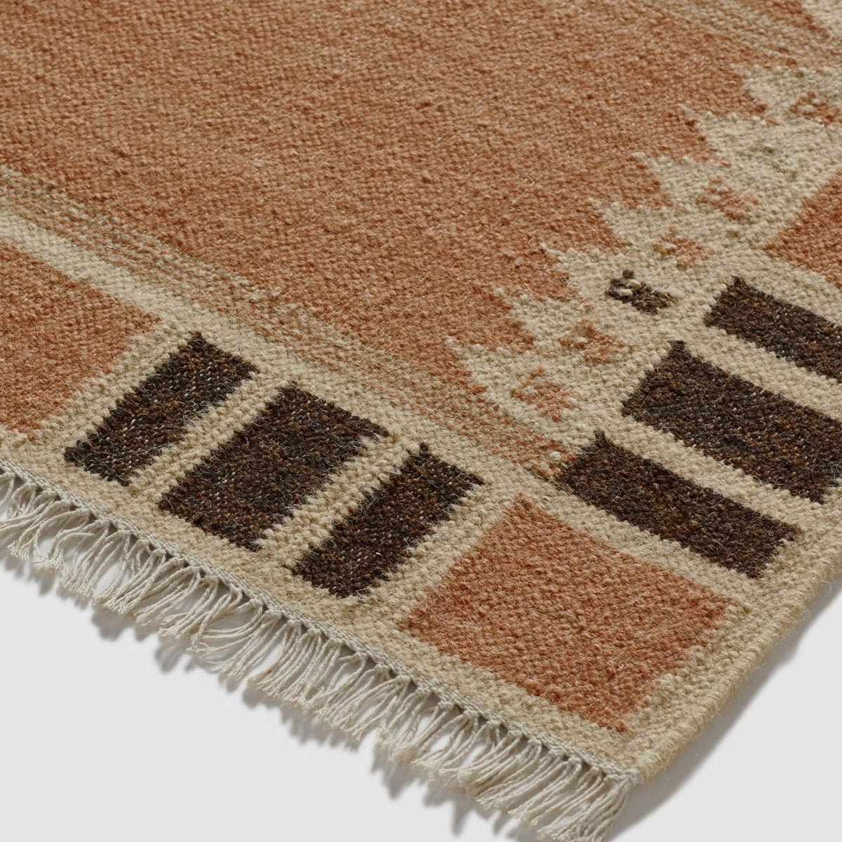 Tapis scandinave tissé à la main en laine à motifs géométriques - Tissage plat nordique terracotta et noir, dimensions sur mesure