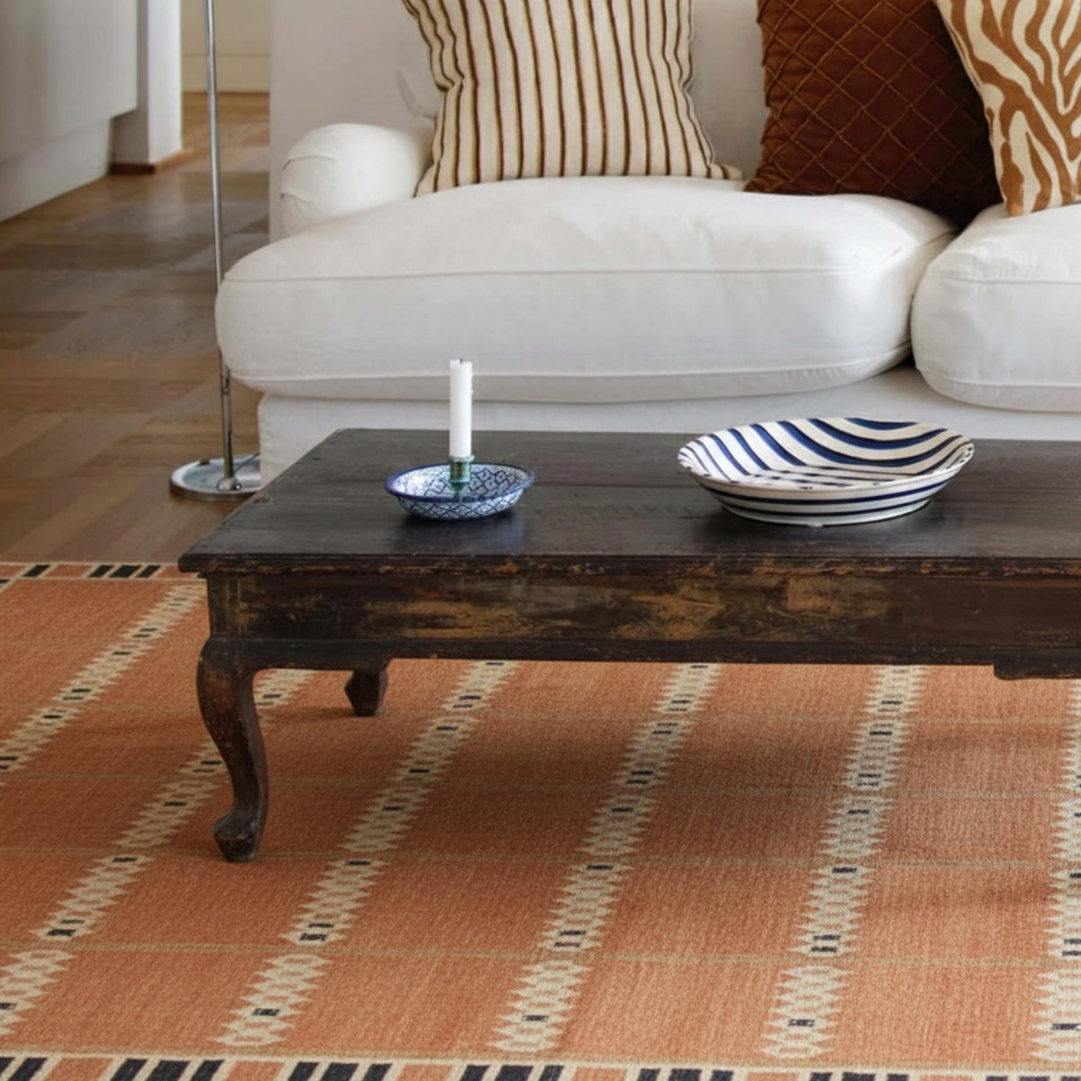 Tapis scandinave tissé à la main en laine à motifs géométriques - Tissage plat nordique terracotta et noir, dimensions sur mesure