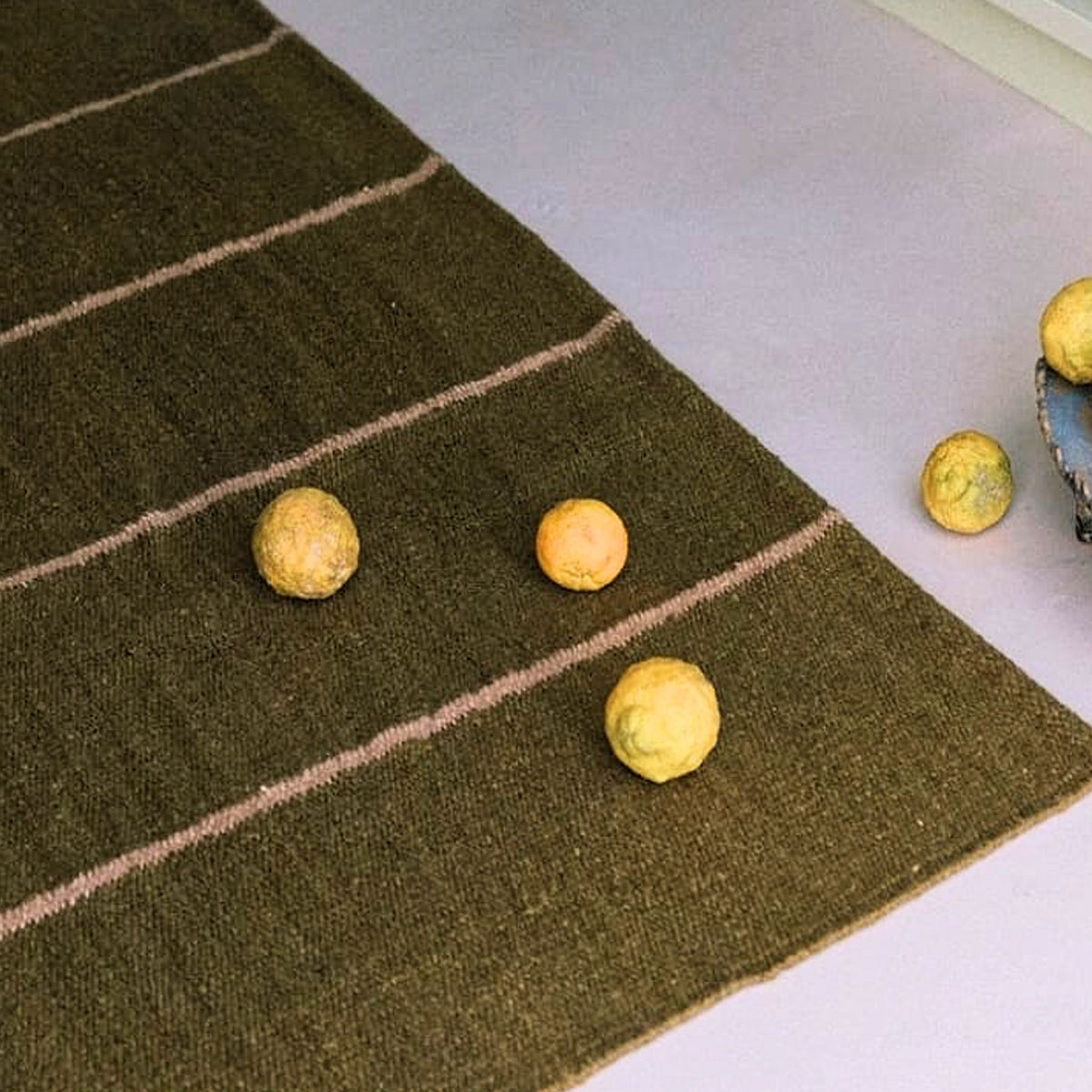 Tapis moderne géométrique pour salon, design scandinave, olive, rouille et rose
